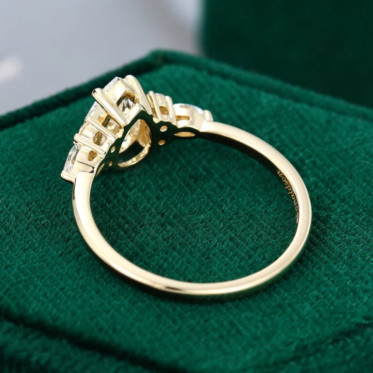 1.5CT Pear Cut Moissanite Classic Side Stone Engagement Ring