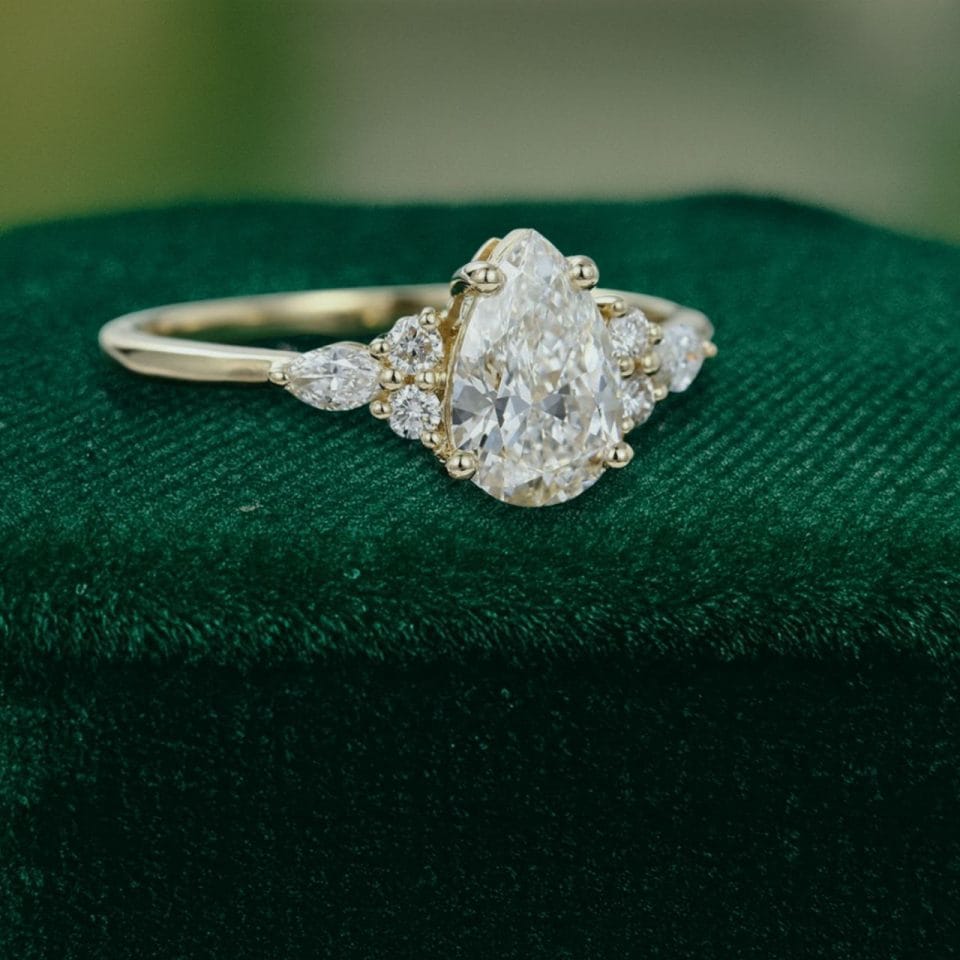 1.5CT Pear Cut Moissanite Classic Side Stone Engagement Ring — Timeless Brilliance with Modern Grace (2)