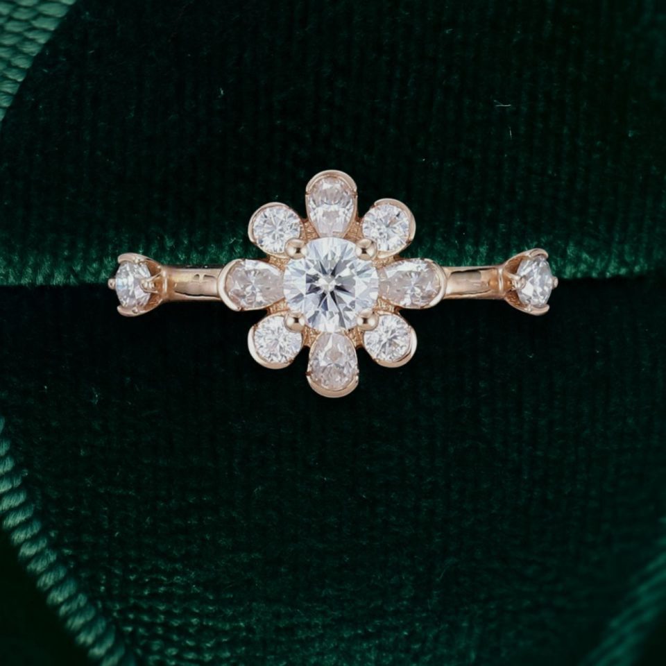 Elegant Floral Moissanite Promise Ring – A Unique Symbol of Love (2)
