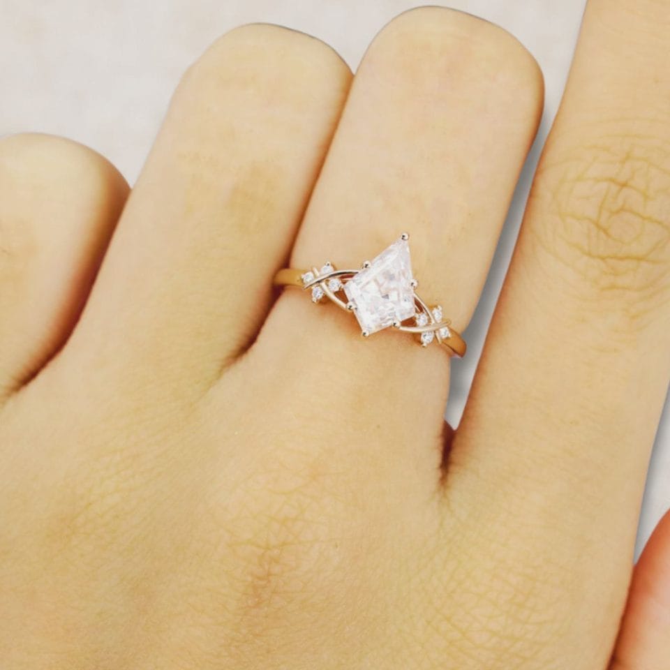 Elegant Kite Cut Moissanite Bridal Ring with Twisting Diamond Accents (2)