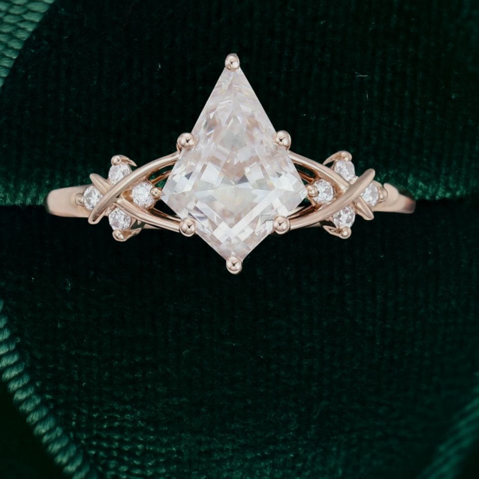 Elegant Kite Cut Moissanite Bridal Ring with Twisting Diamond Accents (5)