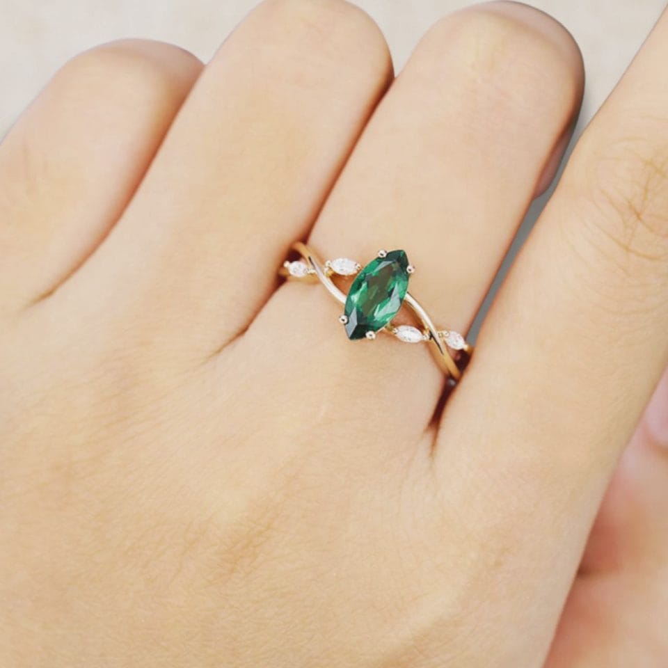 Eternal Embrace Marquise Cut Emerald Engagement Ring with Diamond Split Shank (1)