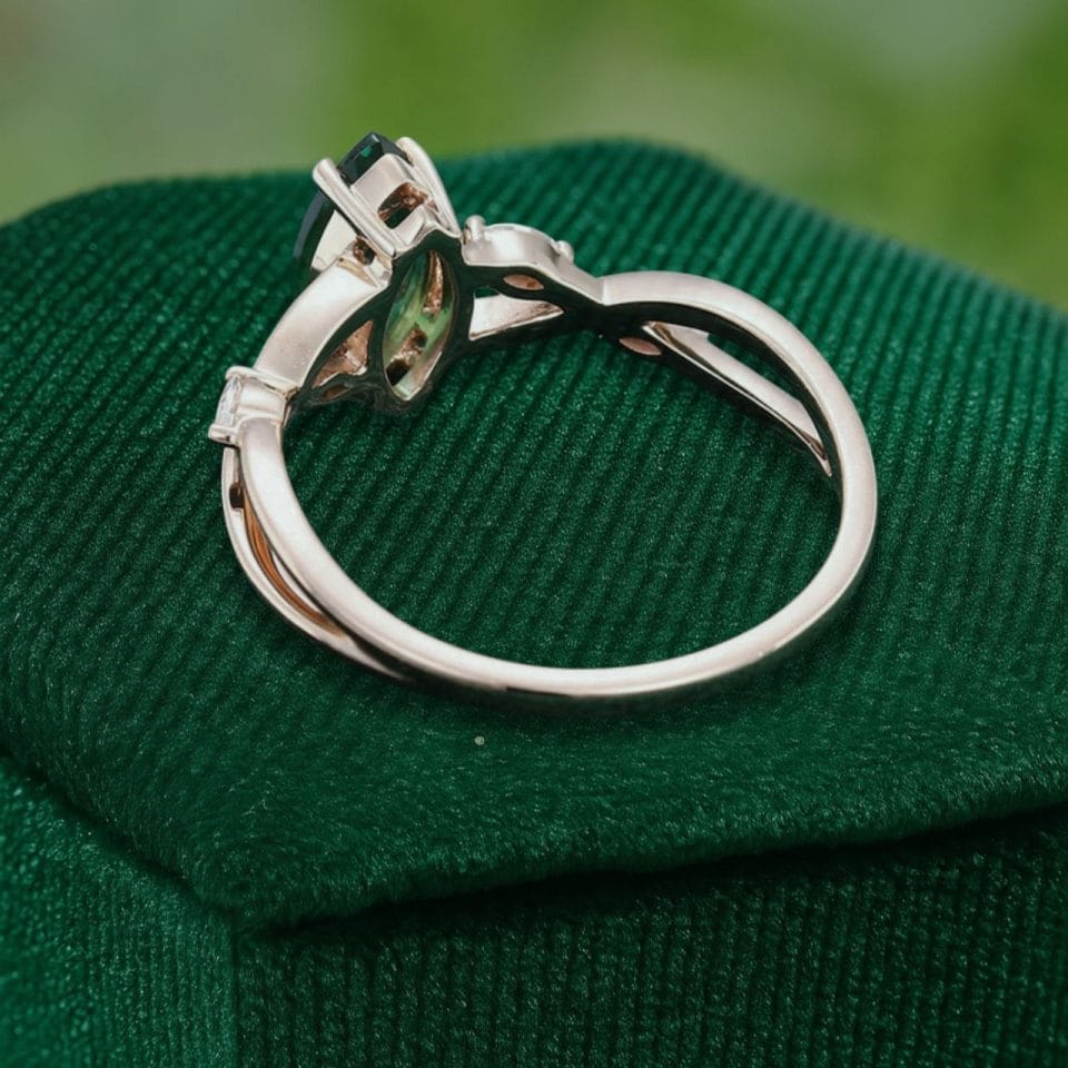 Eternal Embrace Marquise Cut Emerald Engagement Ring with Diamond Split Shank (5)
