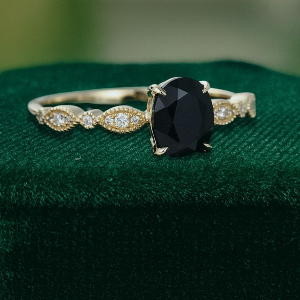 Oval Cut Black Onyx Engagement Ring in Yellow Gold – Elegant Vintage Style (3)
