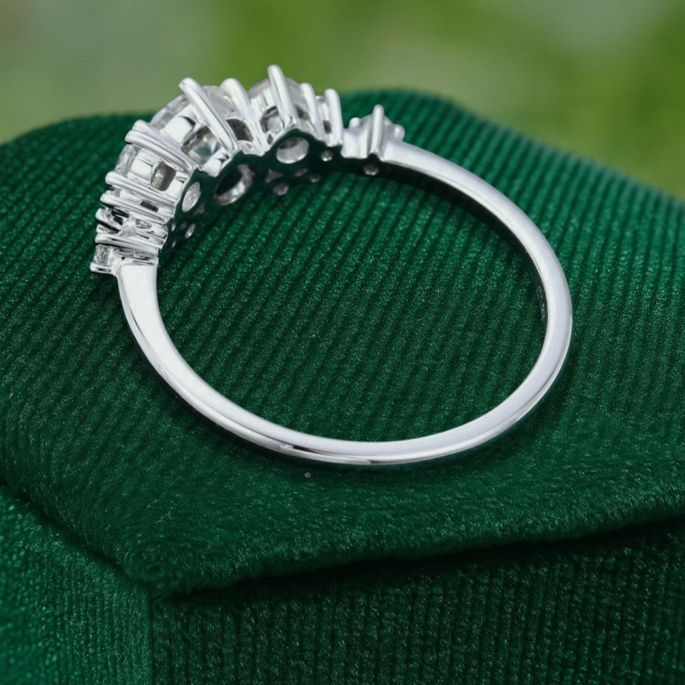Snowdrift Round Cut Moissanite Engagement Ring with Symmetrical Cluster Design (4)