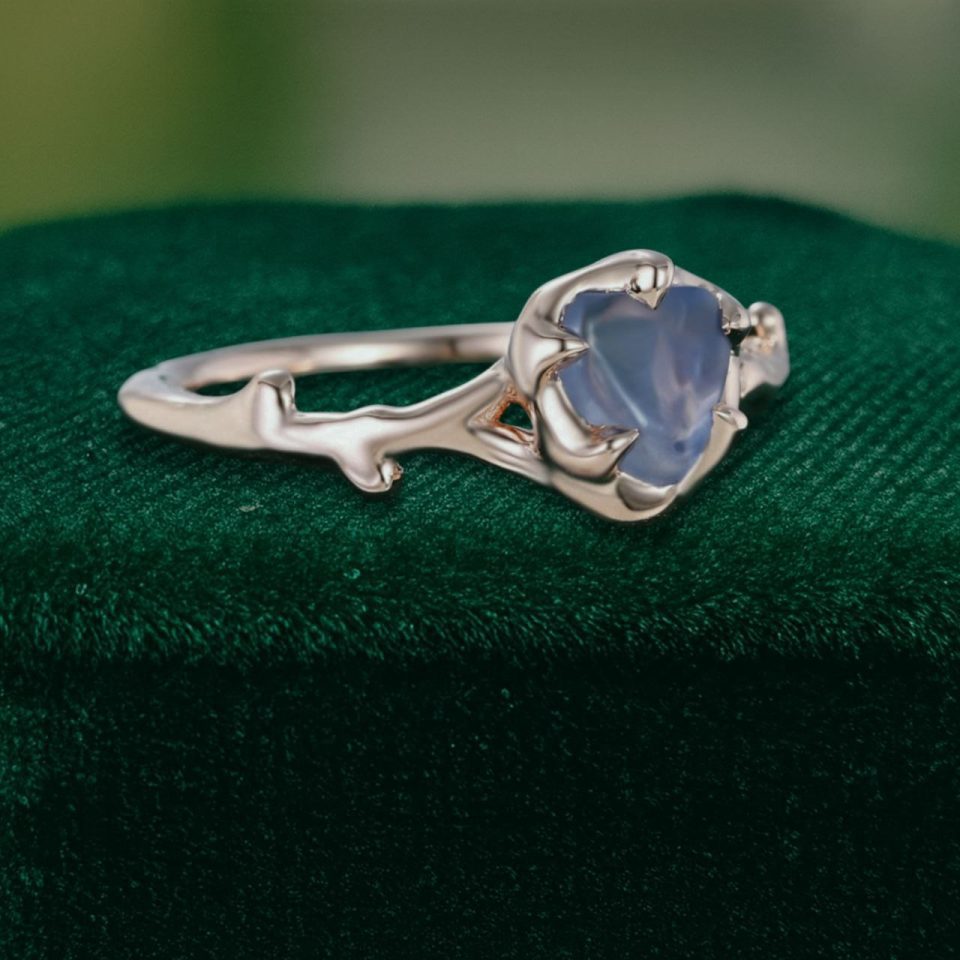 Nature-Inspired Lavender Sapphire Twig Solitaire Ring in Unik Form Design (6)