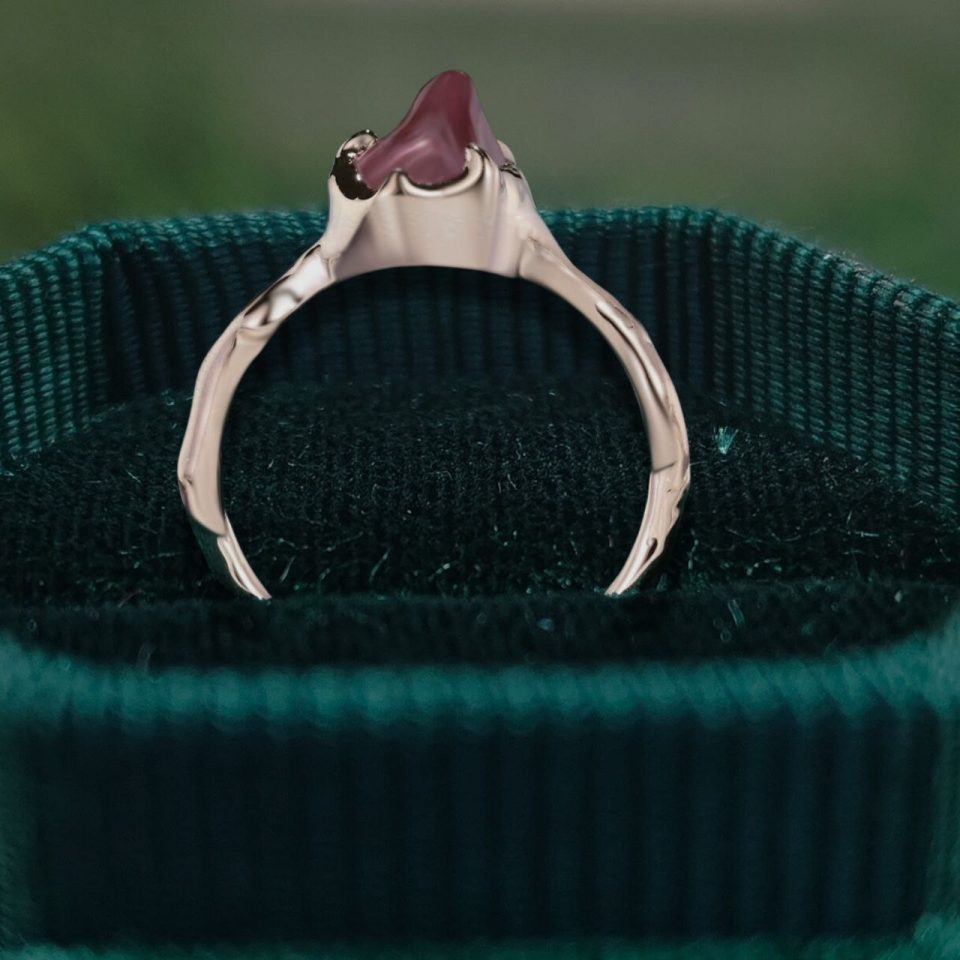 Organic Flow Unik Form Red Sapphire Ring with Sculpted Curve Band (6)