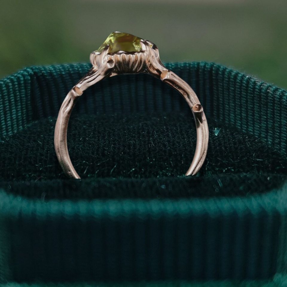Sculpted Twig Green Sapphire Ring – A Natural Work of Art (3)