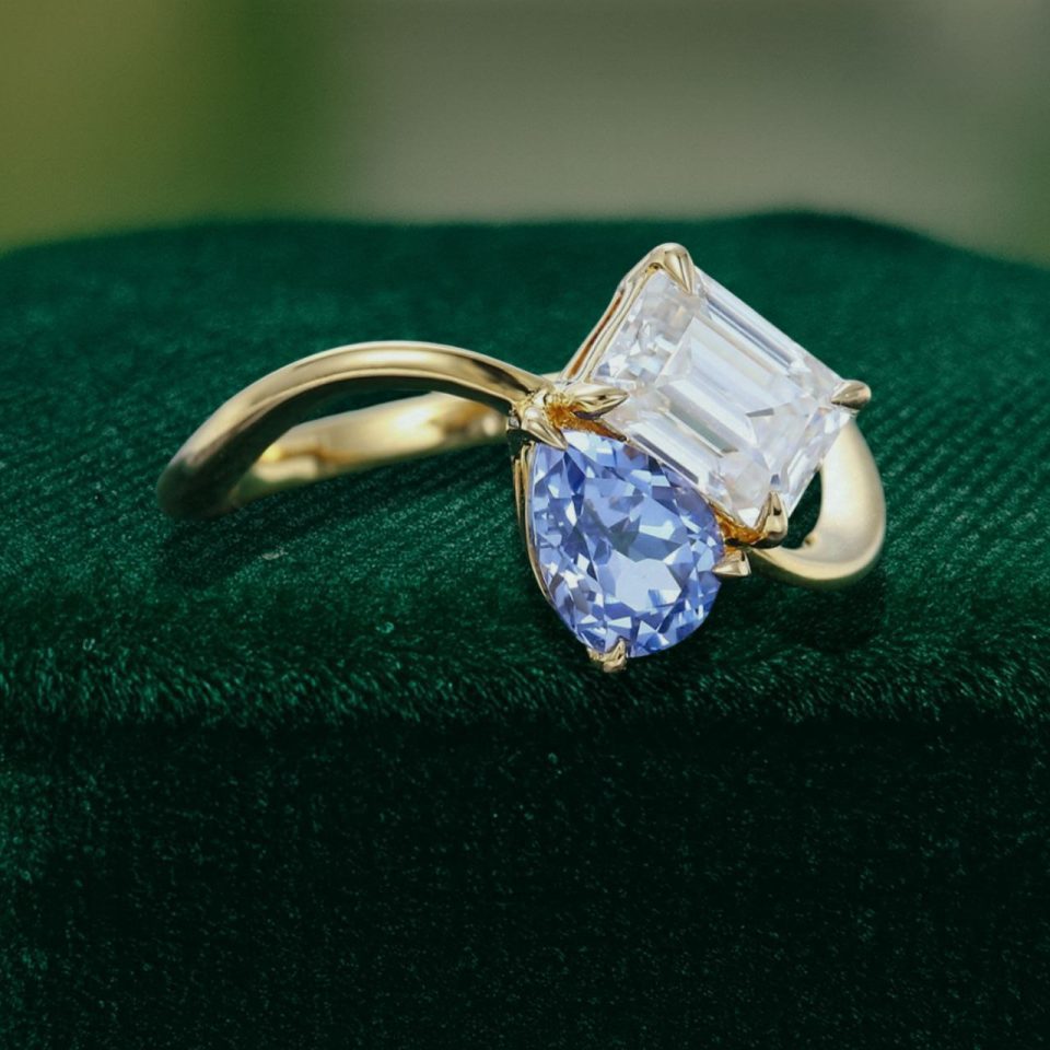 Swirling Toi et Moi Ring with Cornflower Sapphire and Moissanite (5)