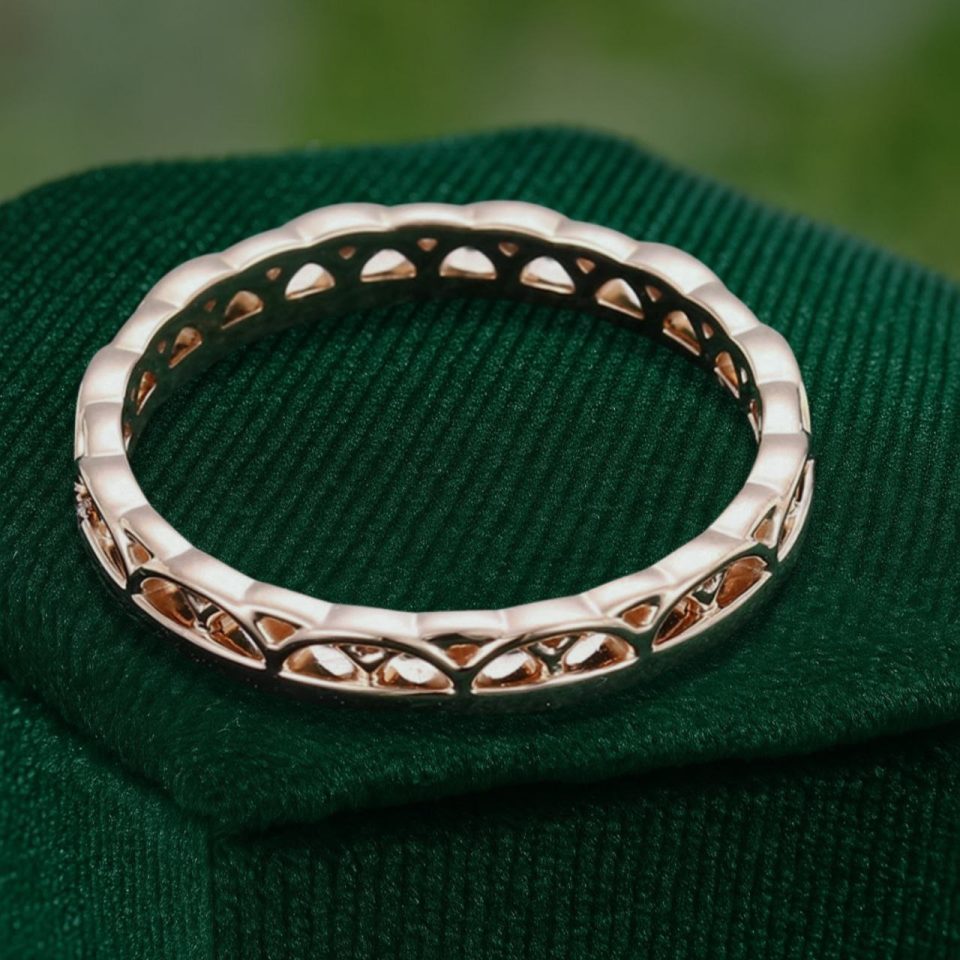 Crown Moissanite Full-Eternity Wedding Band – Scalloped Lace Stacking Ring (4)