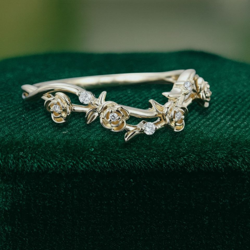 Floral-Inspired Curved Moissanite Wedding Band with Rose Accents (3)