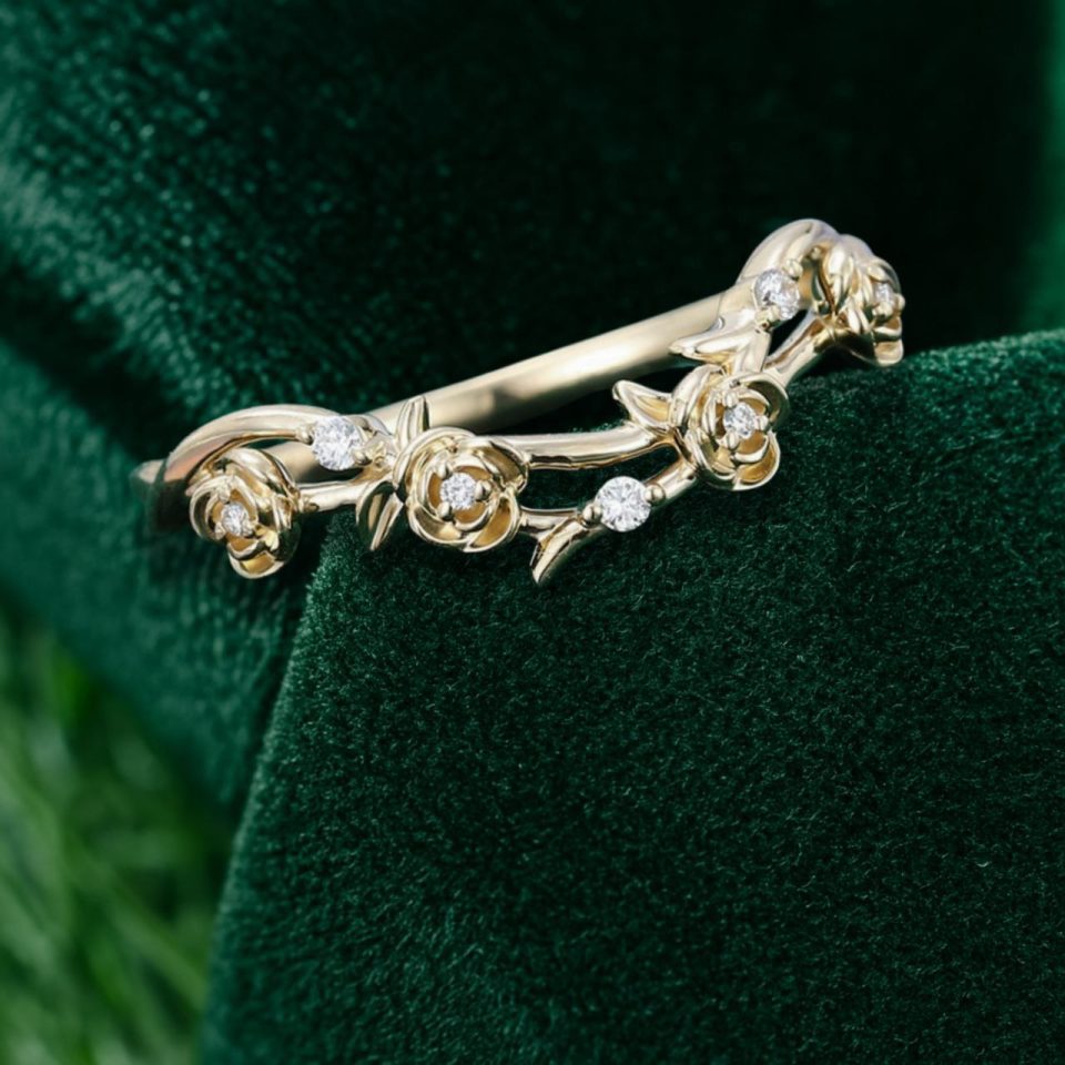 Floral-Inspired Curved Moissanite Wedding Band with Rose Accents (6)