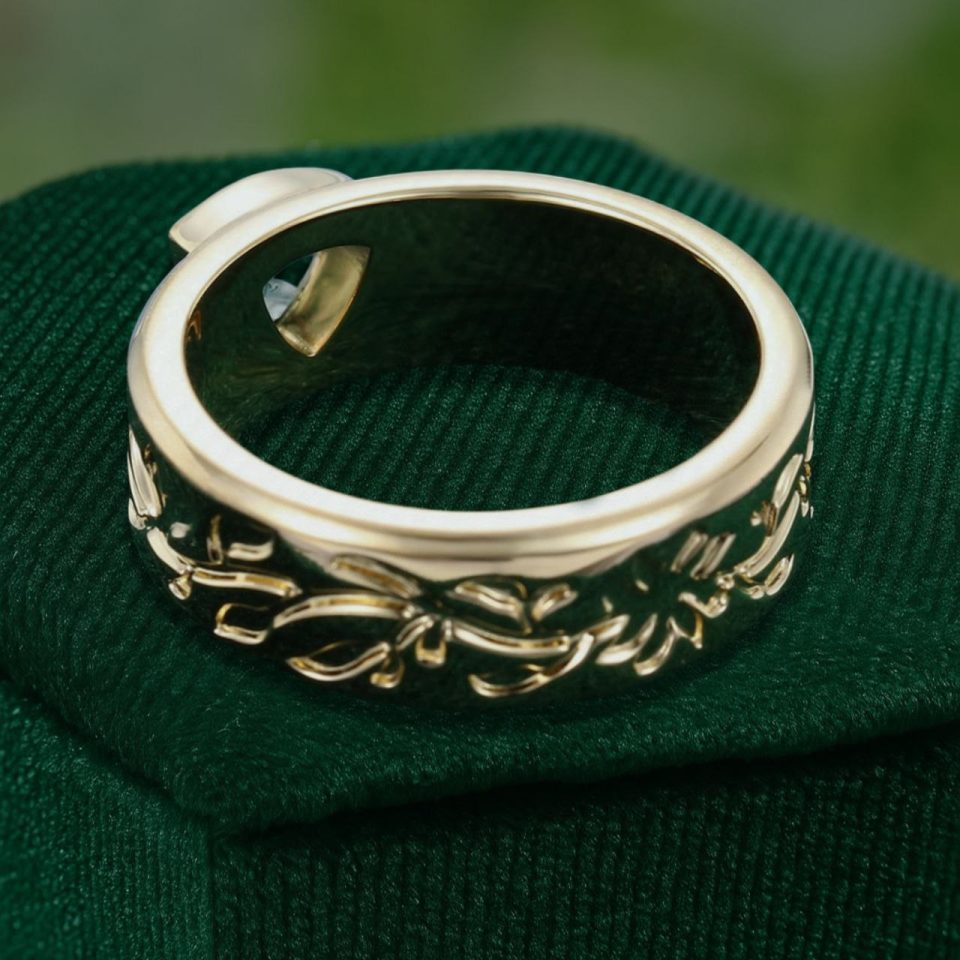 Trillion-Cut Moss Agate Leaf-Engraved Wedding Band – Gender Neutral (5)