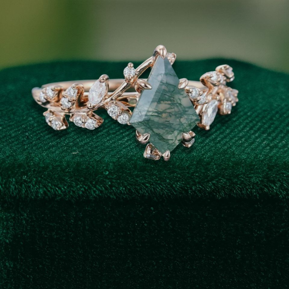 TwigGlow Moss Agate Engagement Ring in Kite Cut — Nature-Inspired Elegance (3)