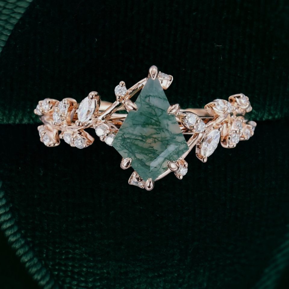 TwigGlow Moss Agate Engagement Ring in Kite Cut — Nature-Inspired Elegance (4)