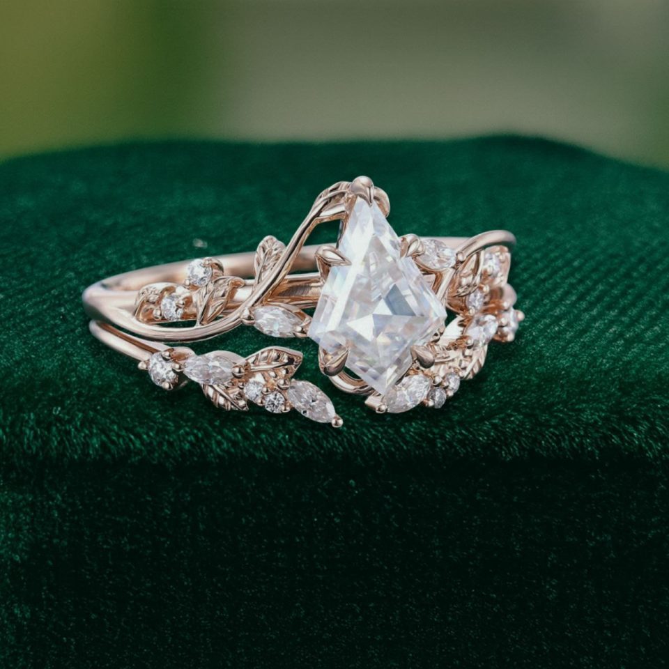 Kite-Cut Moissanite Engagement & Wedding Ring Set – Leaf Design (3)