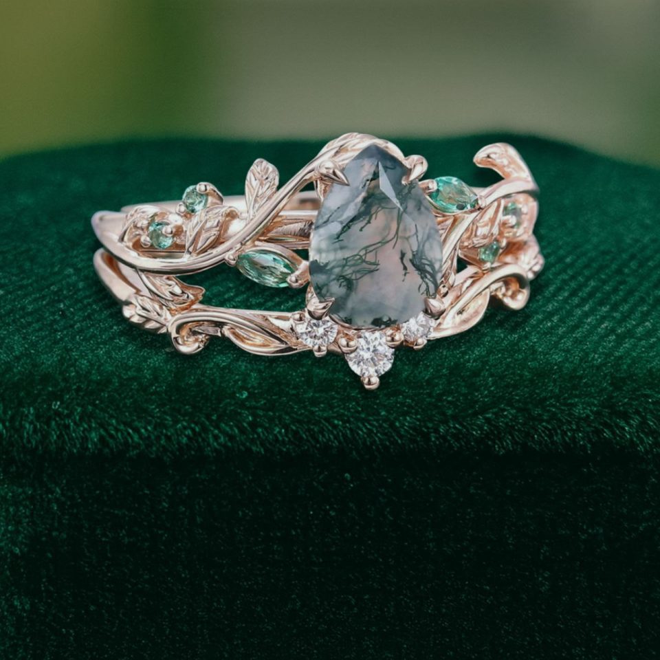 Nature-Inspired Pear-Cut Moss Agate Bridal Ring Set with Leaf Motif (4)