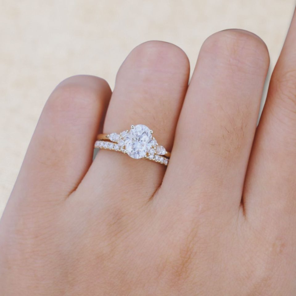 Oval-Cut Moissanite Bridal Ring Set in Yellow Gold (1)