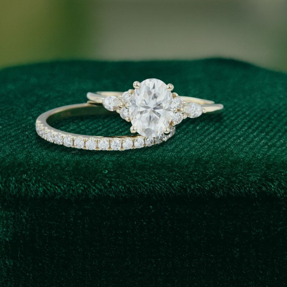 Oval-Cut Moissanite Bridal Ring Set in Yellow Gold (5)