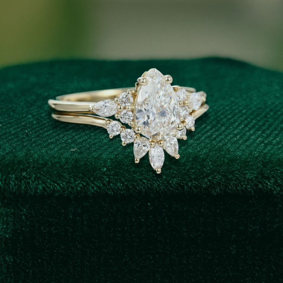 Pear-Cut 1.5 Carat Moissanite Engagement & Wedding Ring Set – Yellow Gold (5)