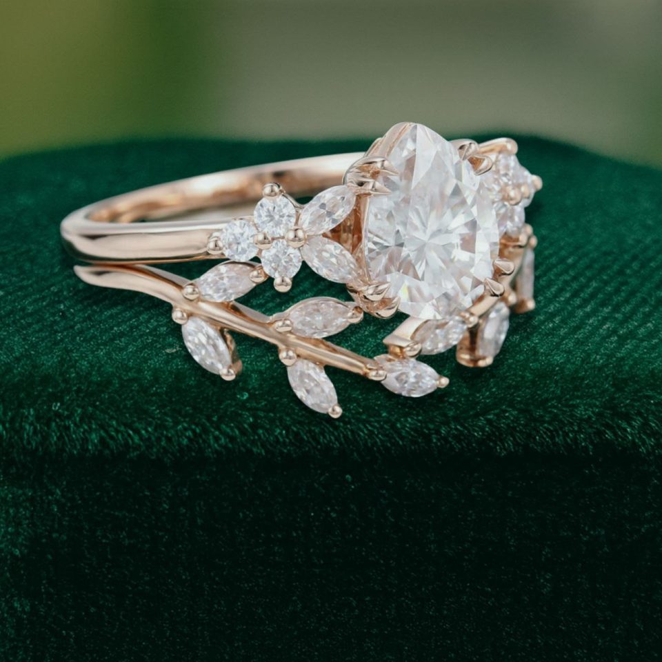 Pear-Cut Moissanite Engagement Ring Set with Nature-Inspired Design (4)