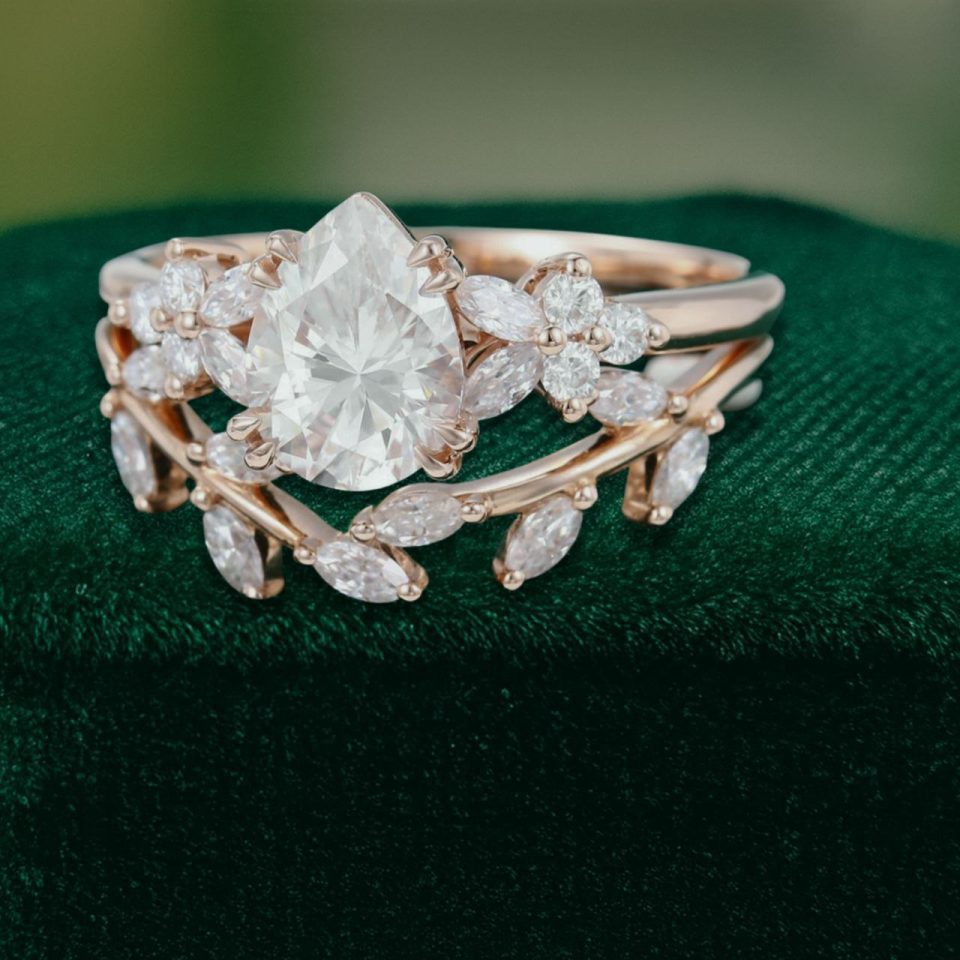 Pear-Cut Moissanite Engagement Ring Set with Nature-Inspired Design (5)