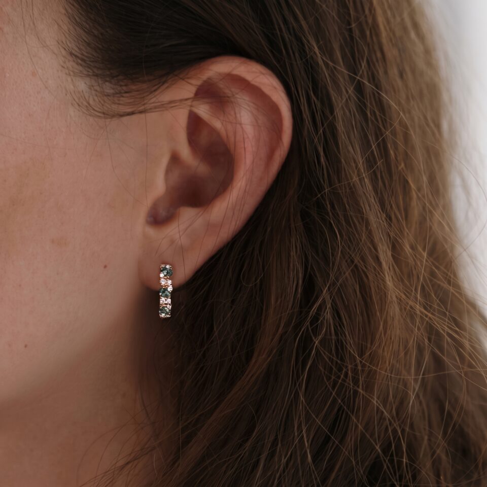 Moss Agate and Round Moissanite Huggie Earrings with Alternating Gemstones (5)